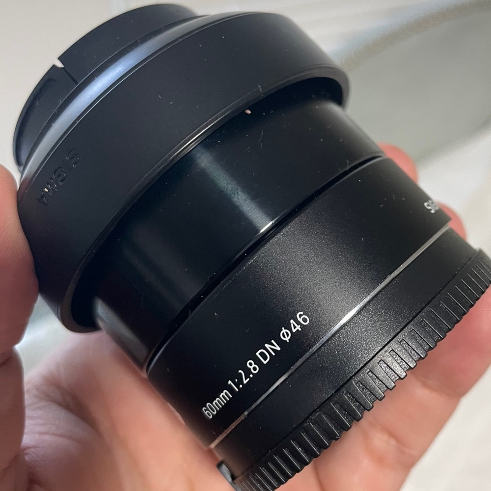 Black Sigma Telephoto 60mm F/2.8 DN Lens Compatible with Sony, A6000+ Excellent - Picture 3 of 4